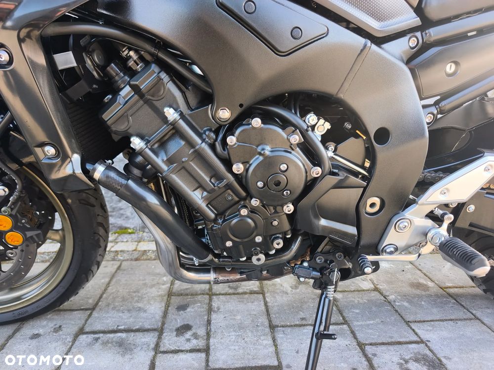 Yamaha FZ - 27