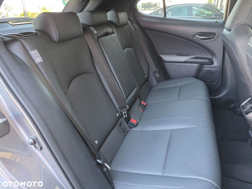 Lexus UX - 21