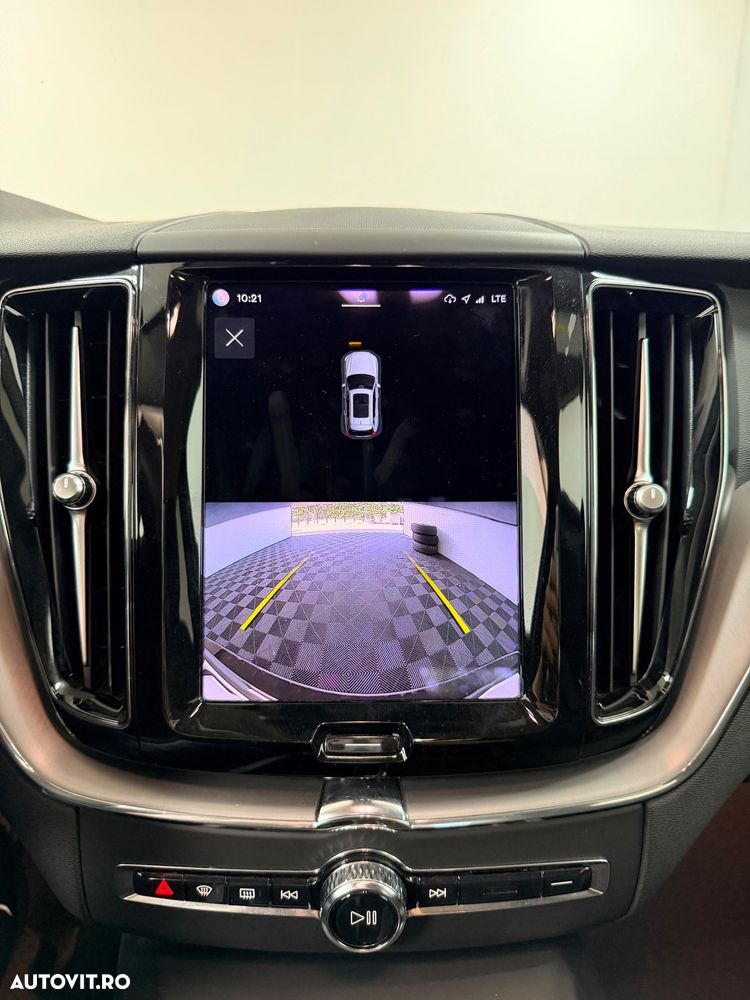 Volvo XC 60 B4 MHEV AT AWD Core - 10