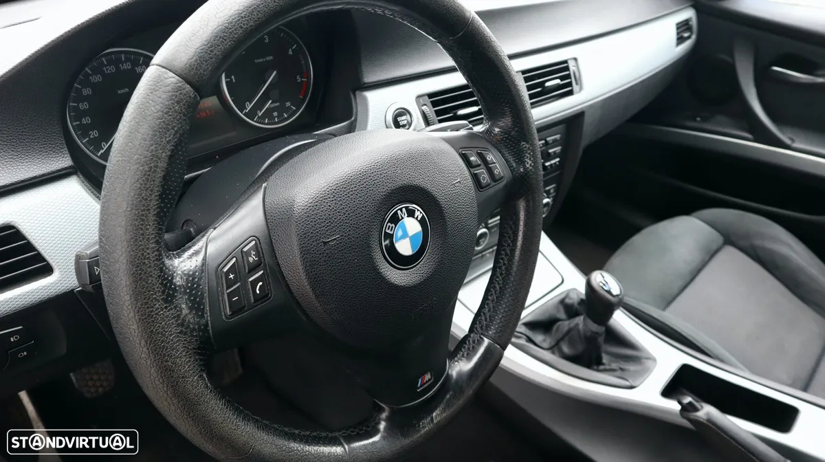 BMW 320 d Touring - 17