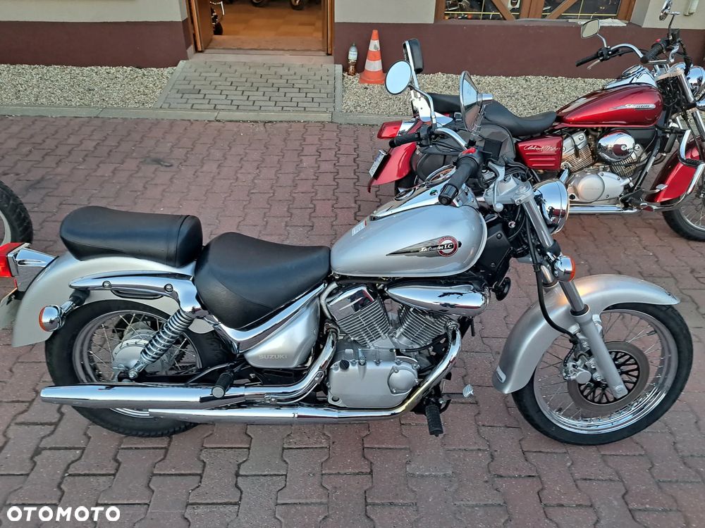 Suzuki Intruder - 2
