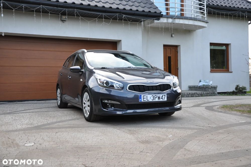 Kia Ceed 1.4 L - 12