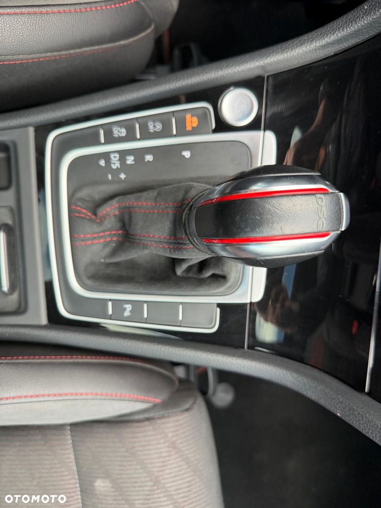 Volkswagen Golf GTI TCR 2.0 TSI OPF DSG - 15