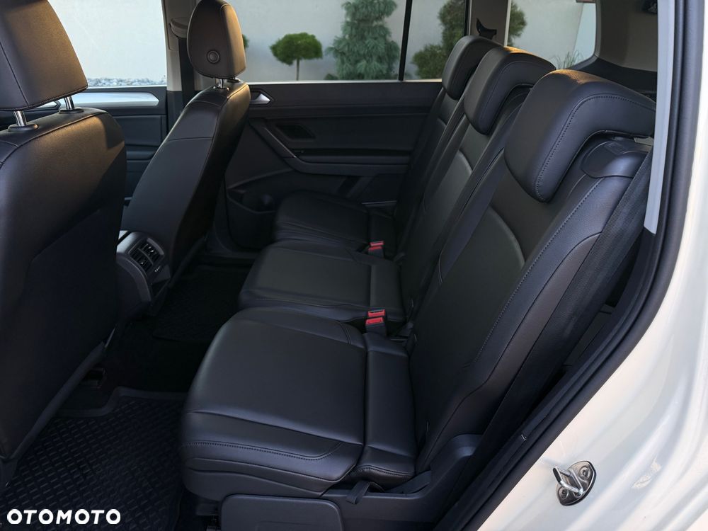 Volkswagen Touran 2.0 TDI SCR DSG Trendline - 24