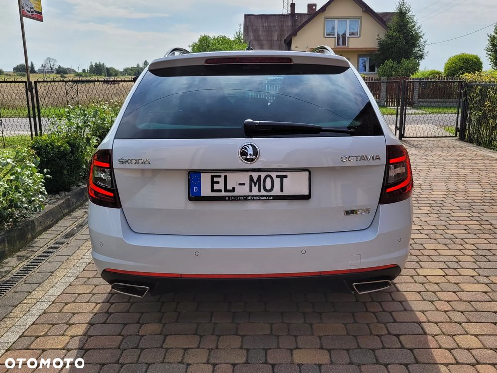 Skoda Octavia Combi 2.0 TDI DSG RS - 13