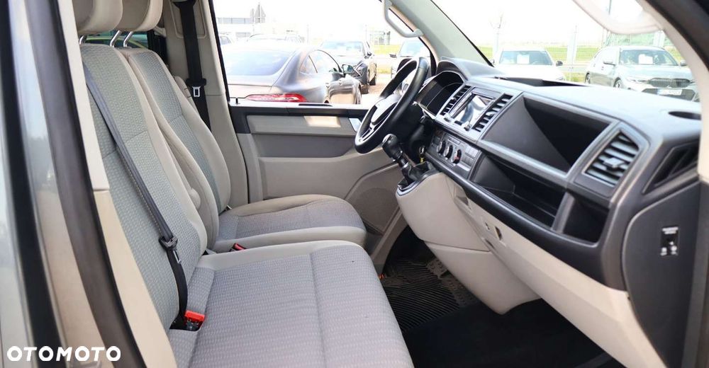 Volkswagen Caravelle - 22