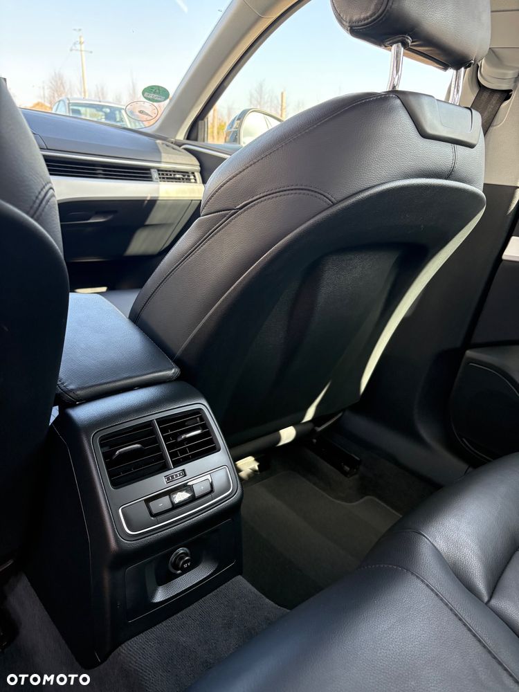 Audi A4 Avant 40 TDI Sport S tronic - 12