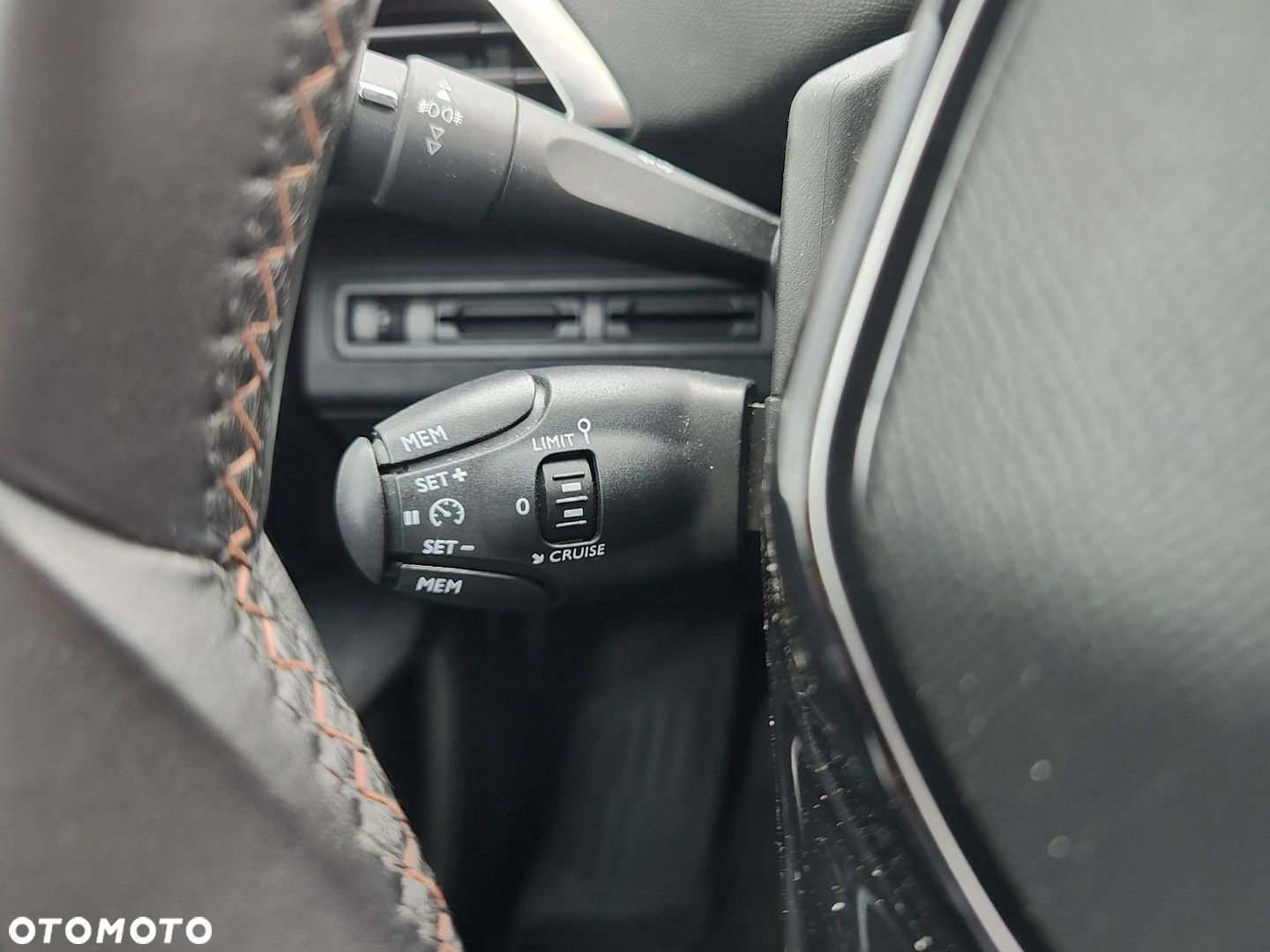 Peugeot 3008 1.2 PureTech Active - 12