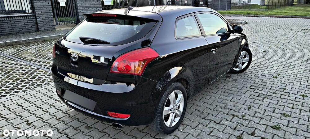 Kia Ceed Cee'd 1.6 Crdi S Euro2012 - 21
