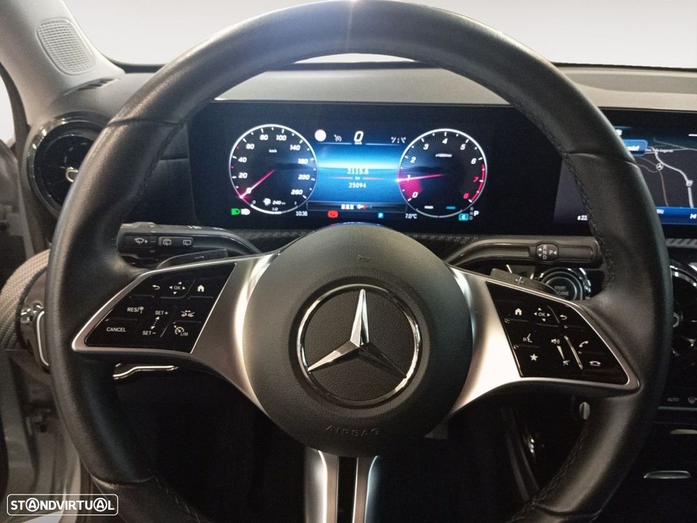 Mercedes-Benz A 200 Standard - 12