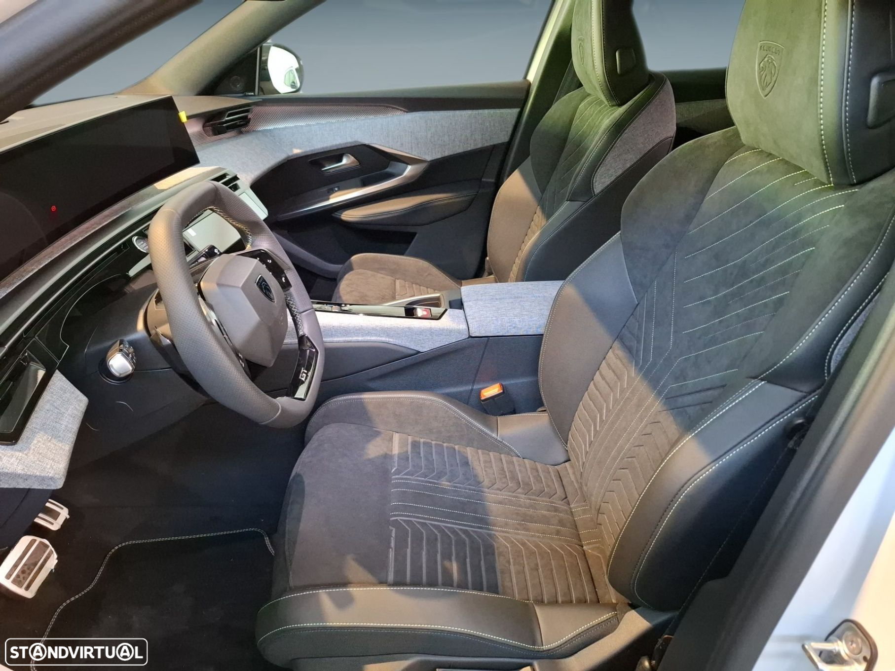 Peugeot E-3008 73 kWh GT - 11