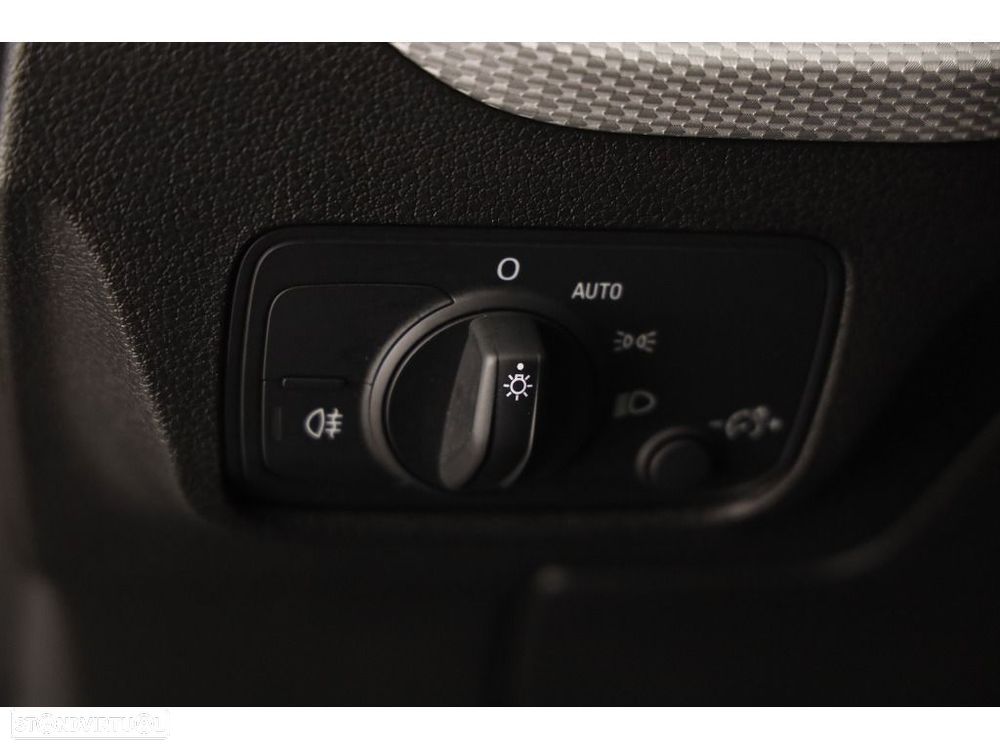 Audi Q2 30 TFSI - 11