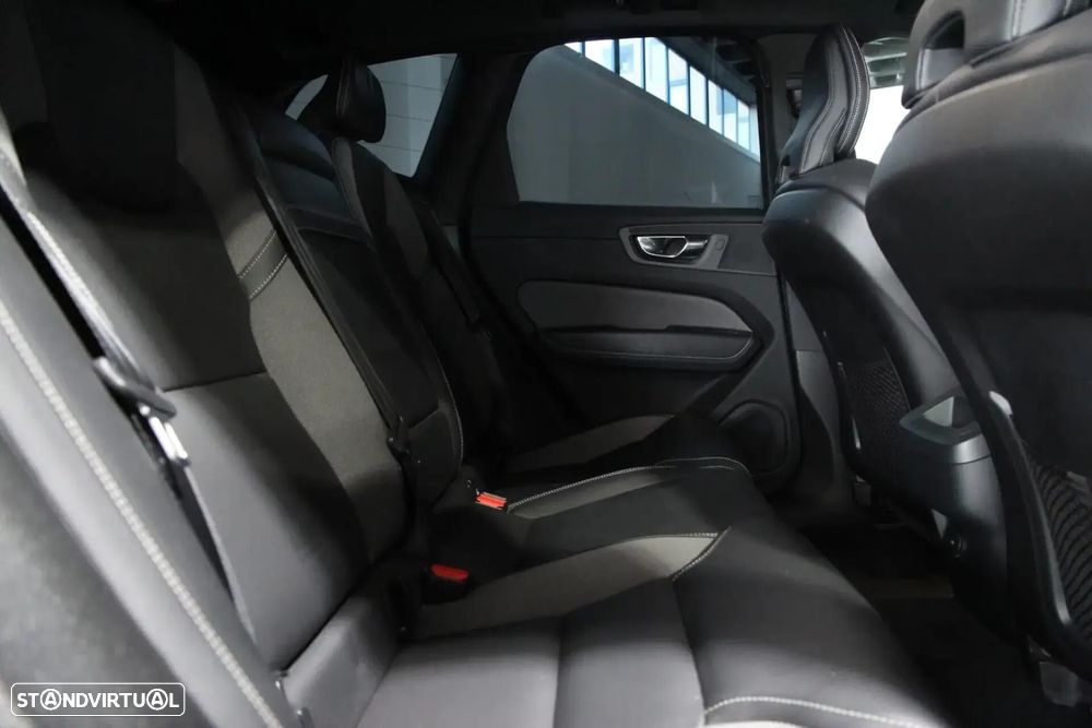 Volvo XC 60 2.0 B4 R-Design - 19