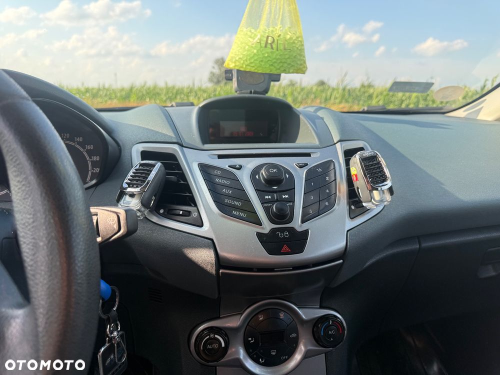 Ford Fiesta 1.4 TDCI - 10