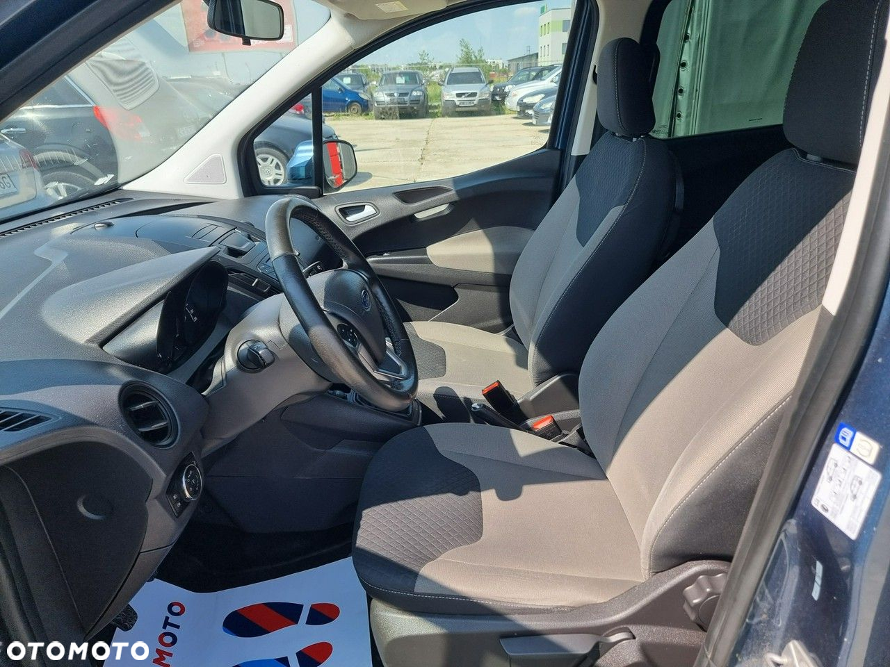 Ford Tourneo Courier - 11