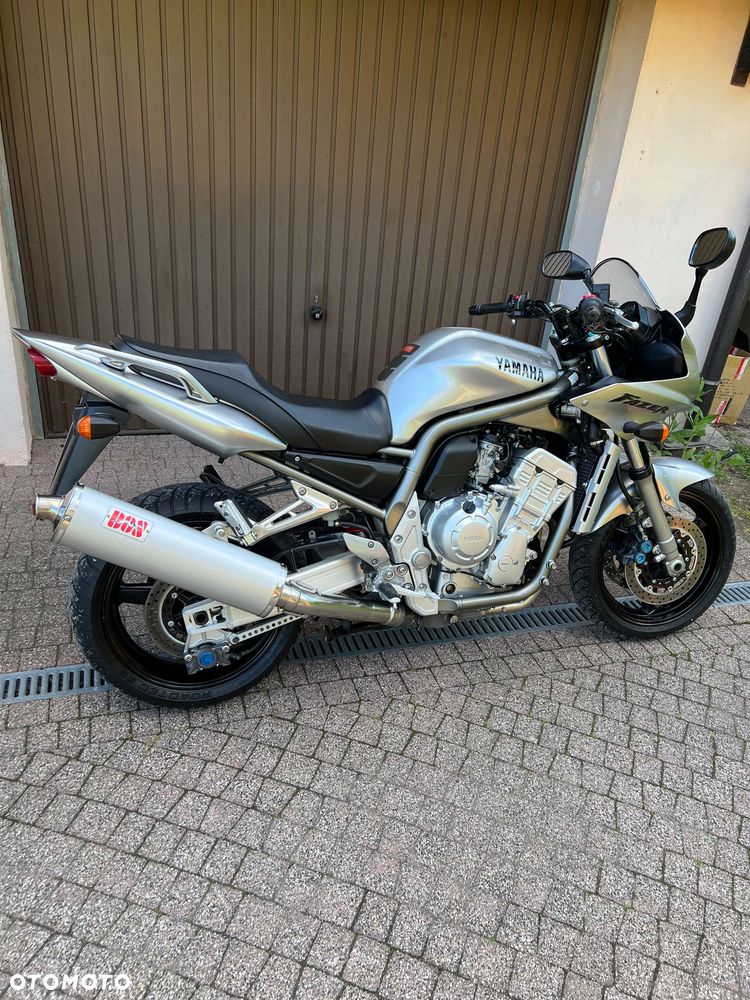 Yamaha FZS - 10