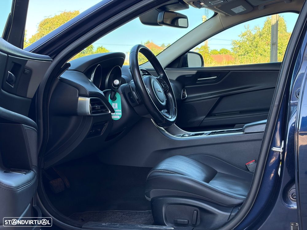 Jaguar XE 2.0 D Portfolio Aut. - 23