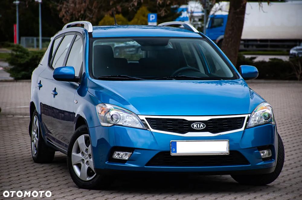 Kia Ceed 1.4 CVVT Dream-Team Edition - 1