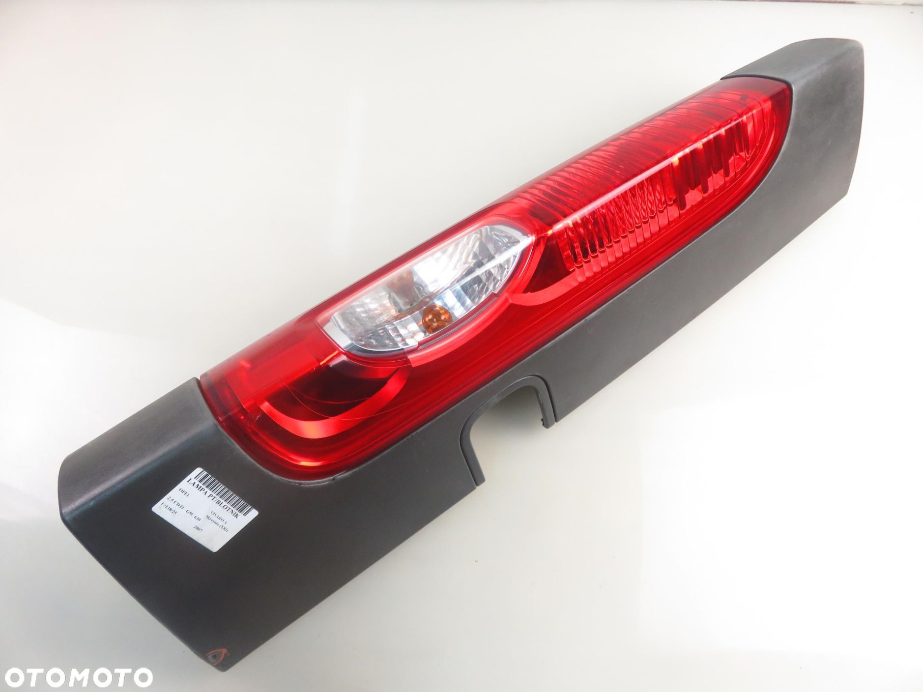LAMPA PRAWA TYLNA OPEL VIVARO A Skrzynia (X83) 93857722 - 1