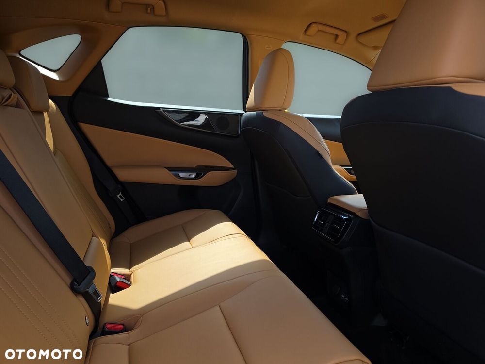 Lexus NX 350h Prestige AWD - 29