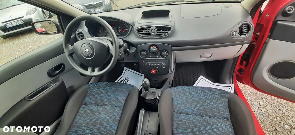 Renault Clio - 28