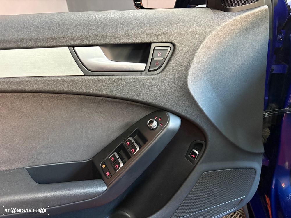 Audi A4 Avant 2.0 TDI DPF clean quattro S tronic S line Sport Pack - 32