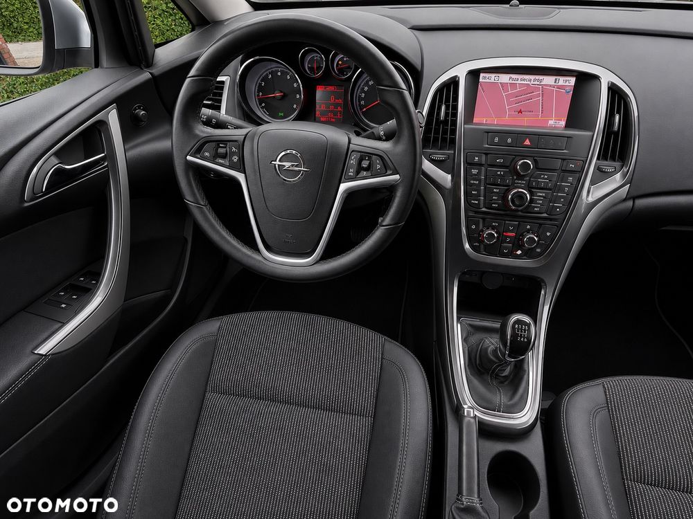 Opel Astra 1.4 ecoFLEX Cosmo - 9