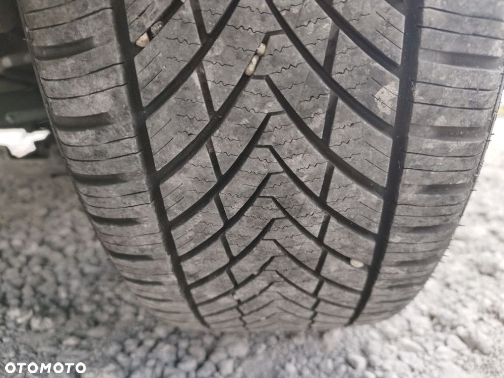 Citroën C3 1.2 PureTech Exclusive - 35