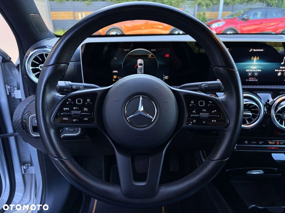 Mercedes-Benz Klasa A 180 d 7G-DCT Edition 1 - 23