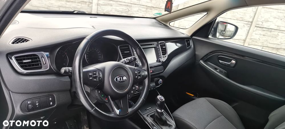 Kia Carens 1.6 GDI Dream-Team Edition - 2