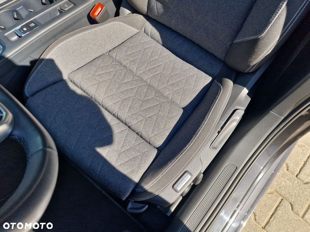 Volkswagen Passat - 15