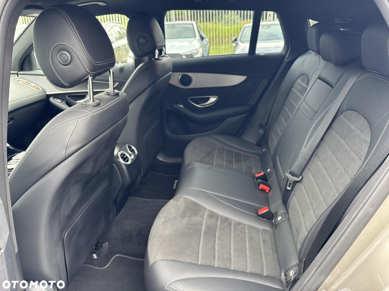 Mercedes-Benz EQC - 24