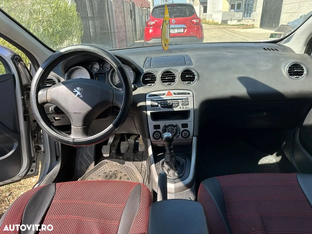 Peugeot 308 2012 photo 5
