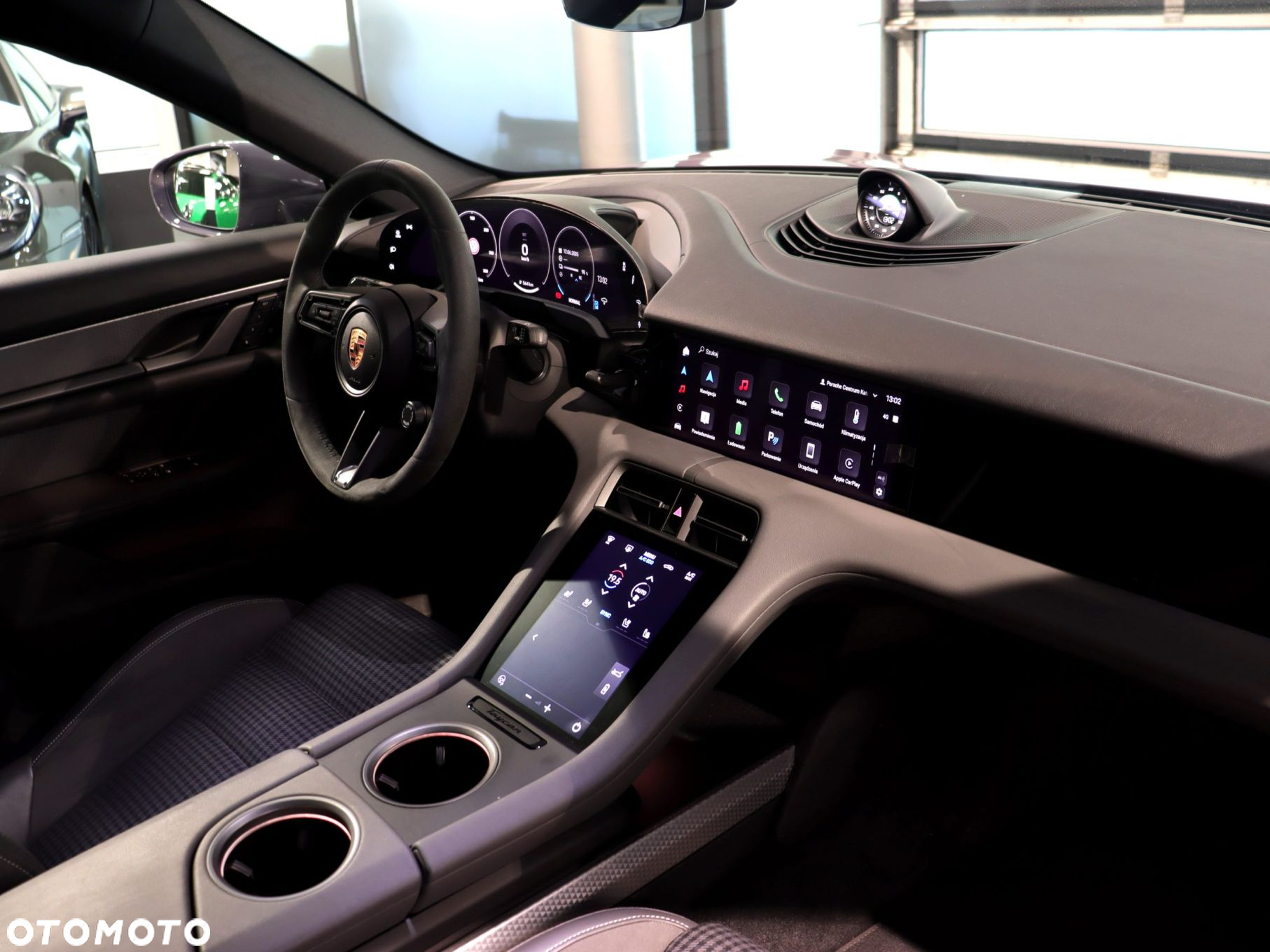 Porsche Taycan - 18