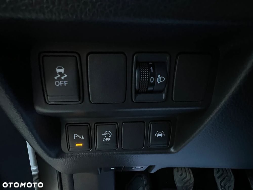 Nissan Qashqai 1.6 DIG-T N-Connecta - 32