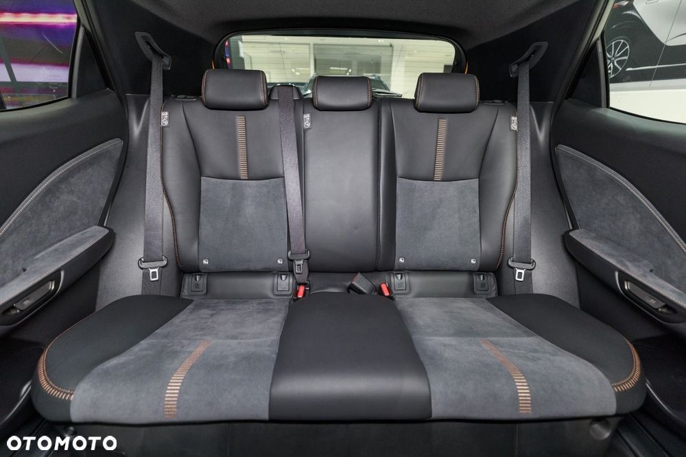 Lexus LBX - 18