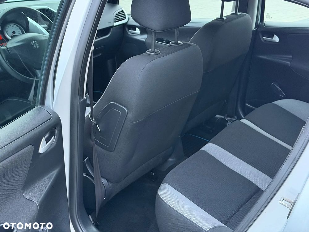 Peugeot 207 75 Urban Move - 12