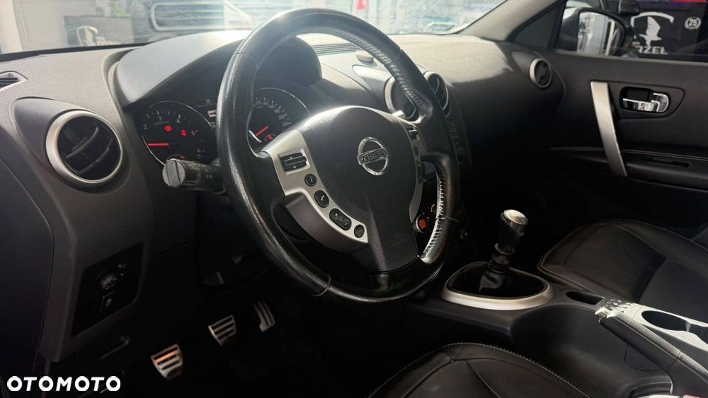 Nissan Qashqai+2 - 23