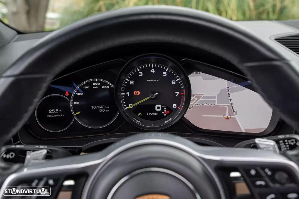 Porsche Cayenne - 12