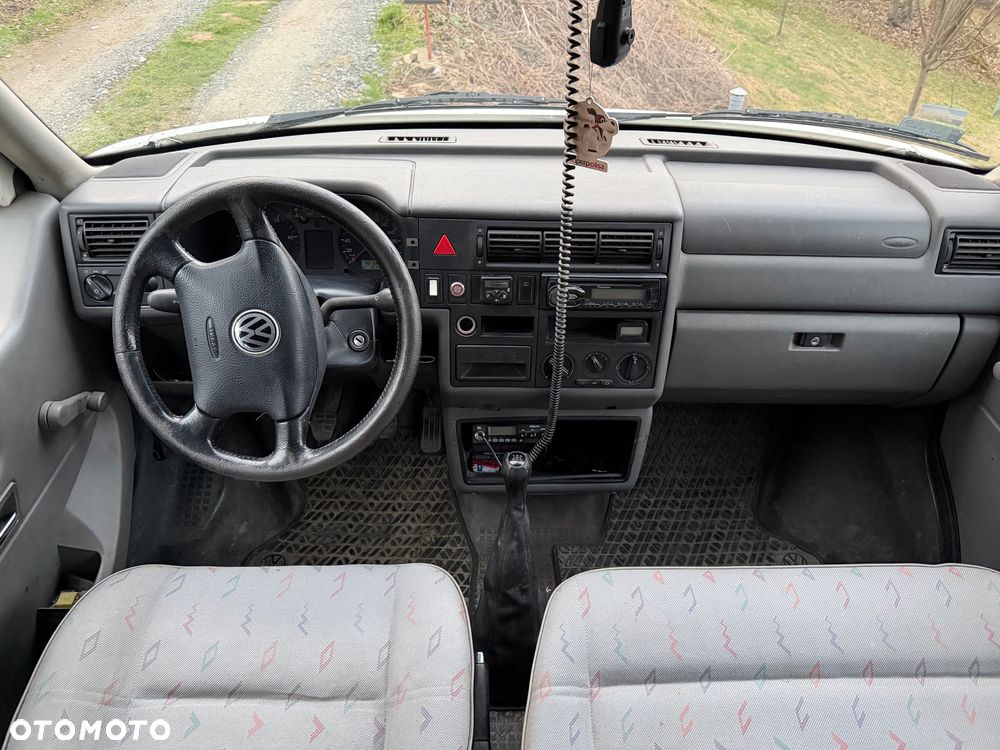 Volkswagen Caravelle - 13