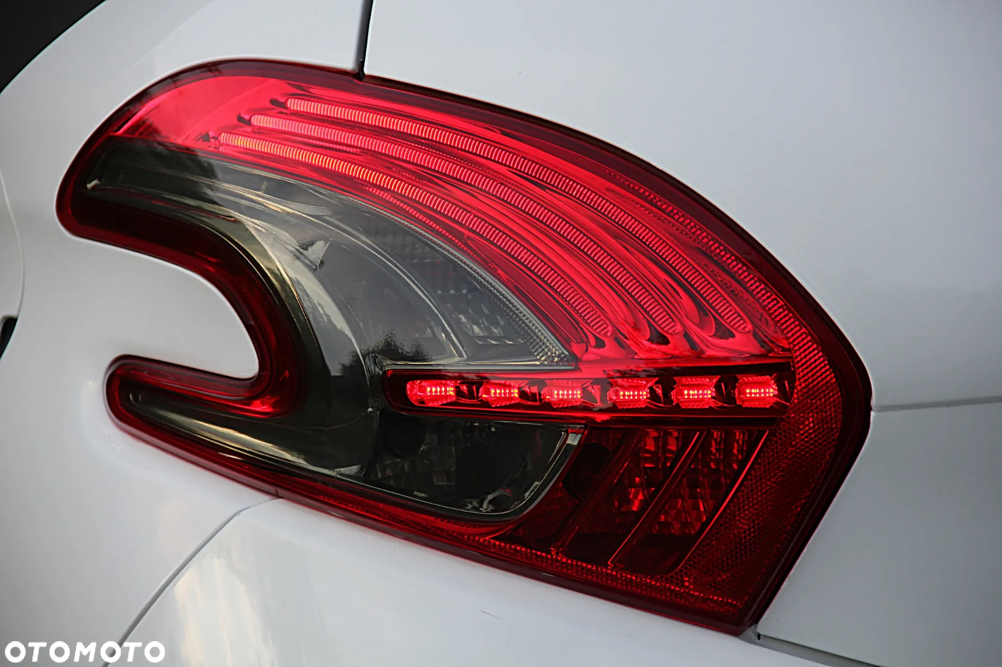 Peugeot 208 1.4 HDi Business Line - 21