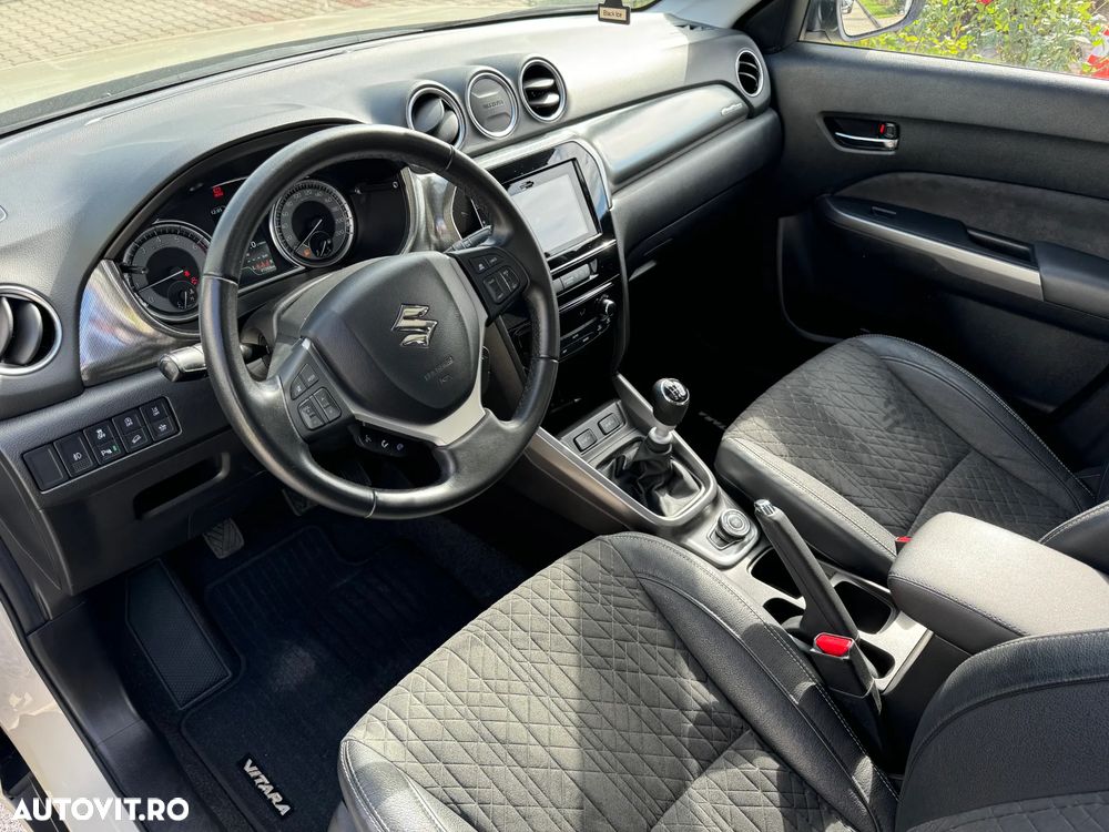 Suzuki Vitara 1.4 Boosterjet AllGrip MHEV Luxus - 11