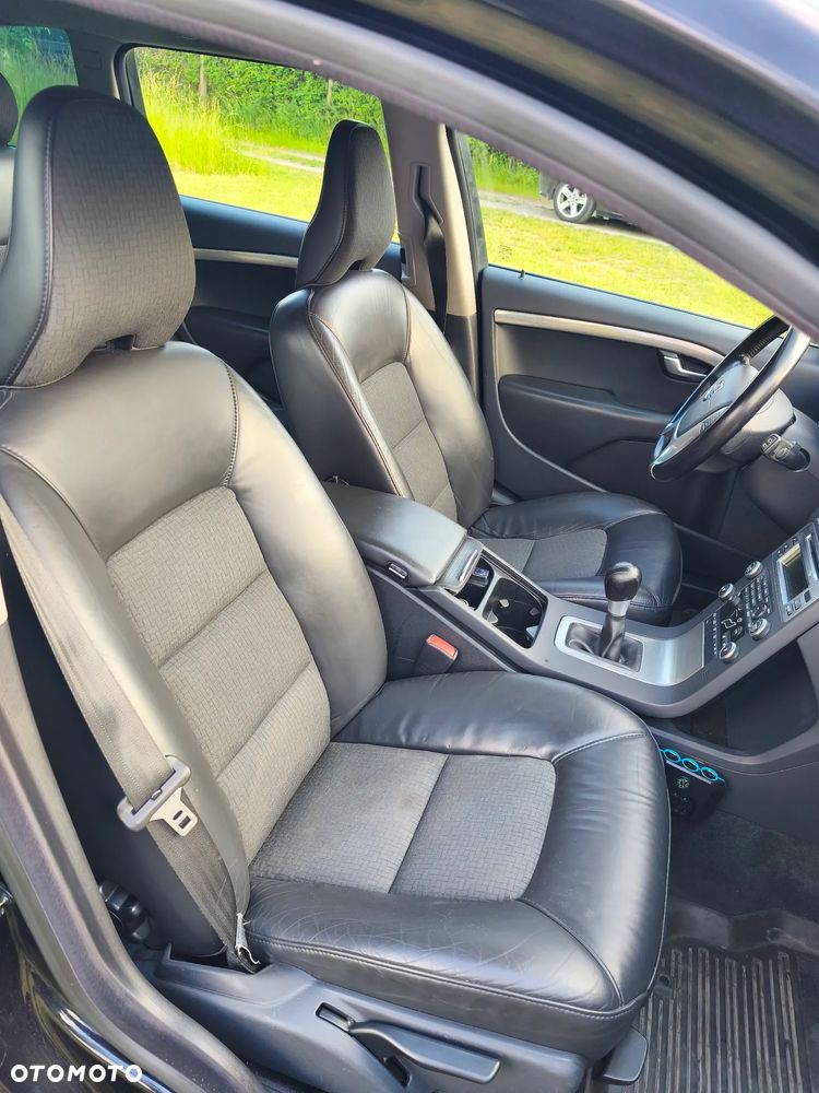 Volvo V70 2.0 Momentum - 5