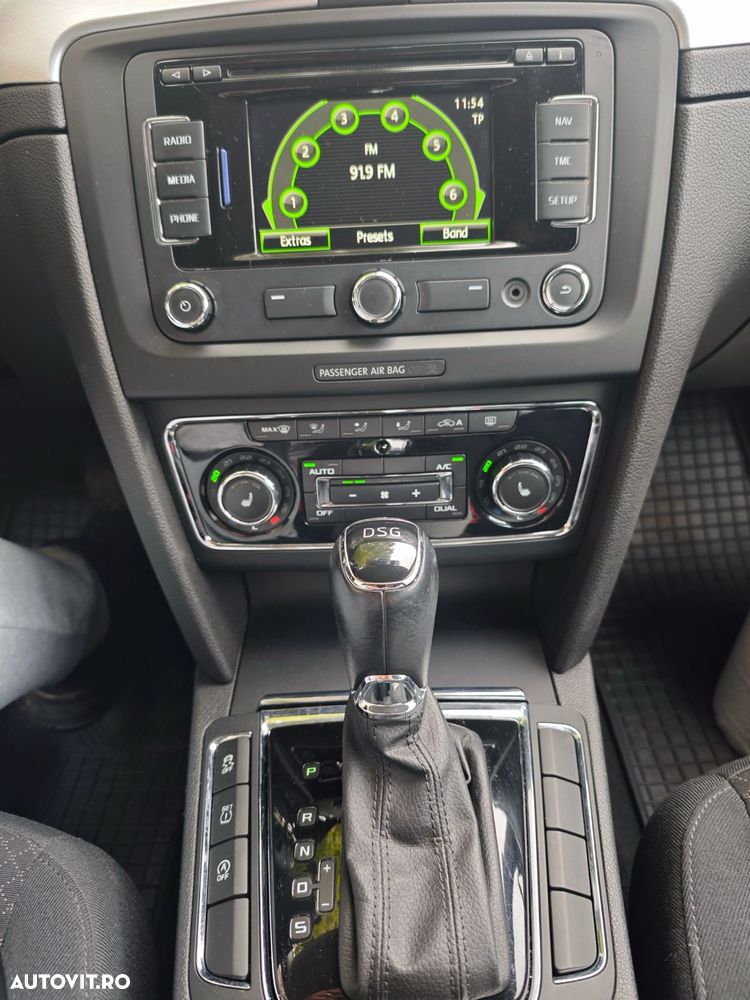 Skoda Superb 2.0 TDI DSG Exclusive - 8
