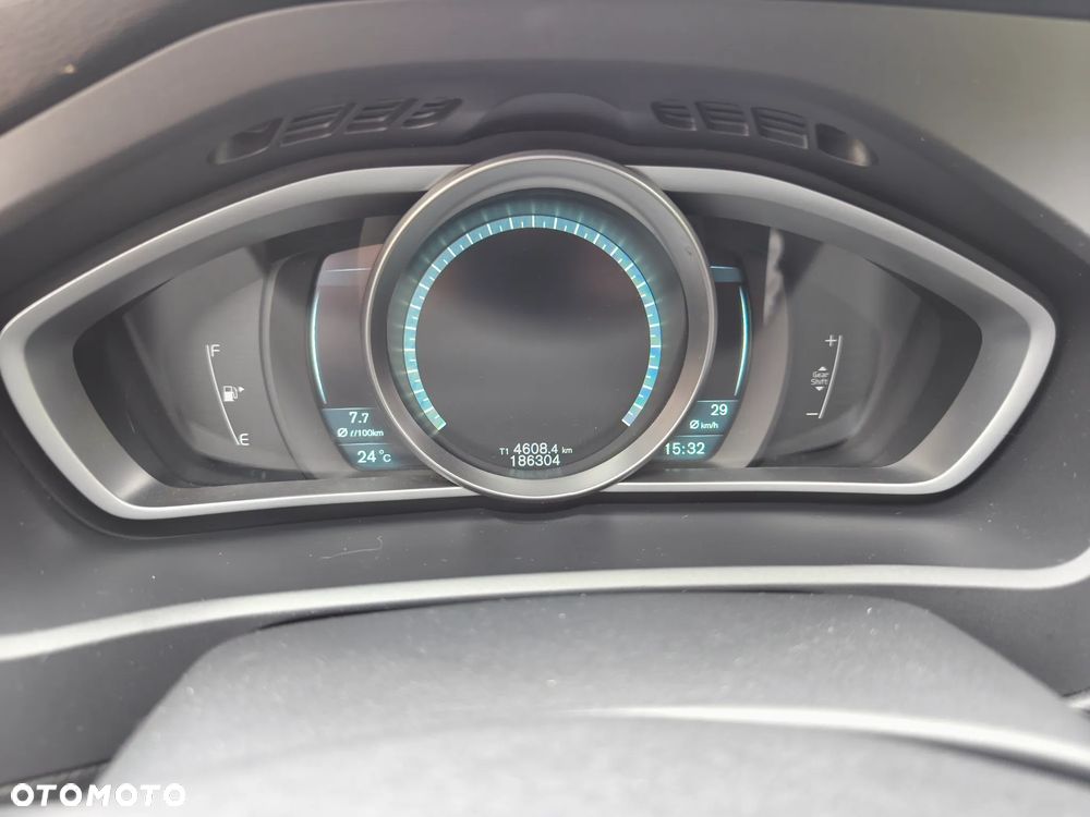 Volvo V40 Cross Country D3 Momentum - 22