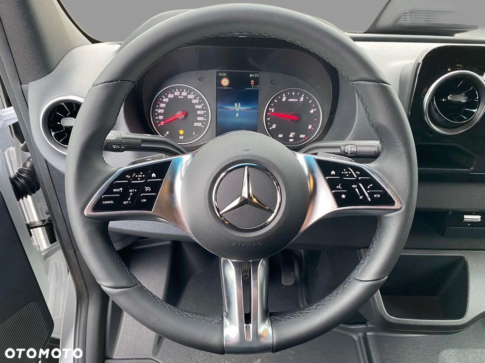 Mercedes-Benz Sprinter - 7