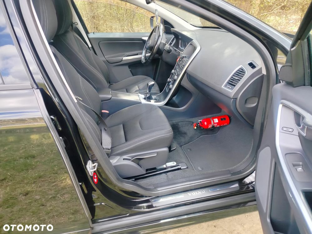 Volvo XC 60 D3 Drive-E Momentum - 19