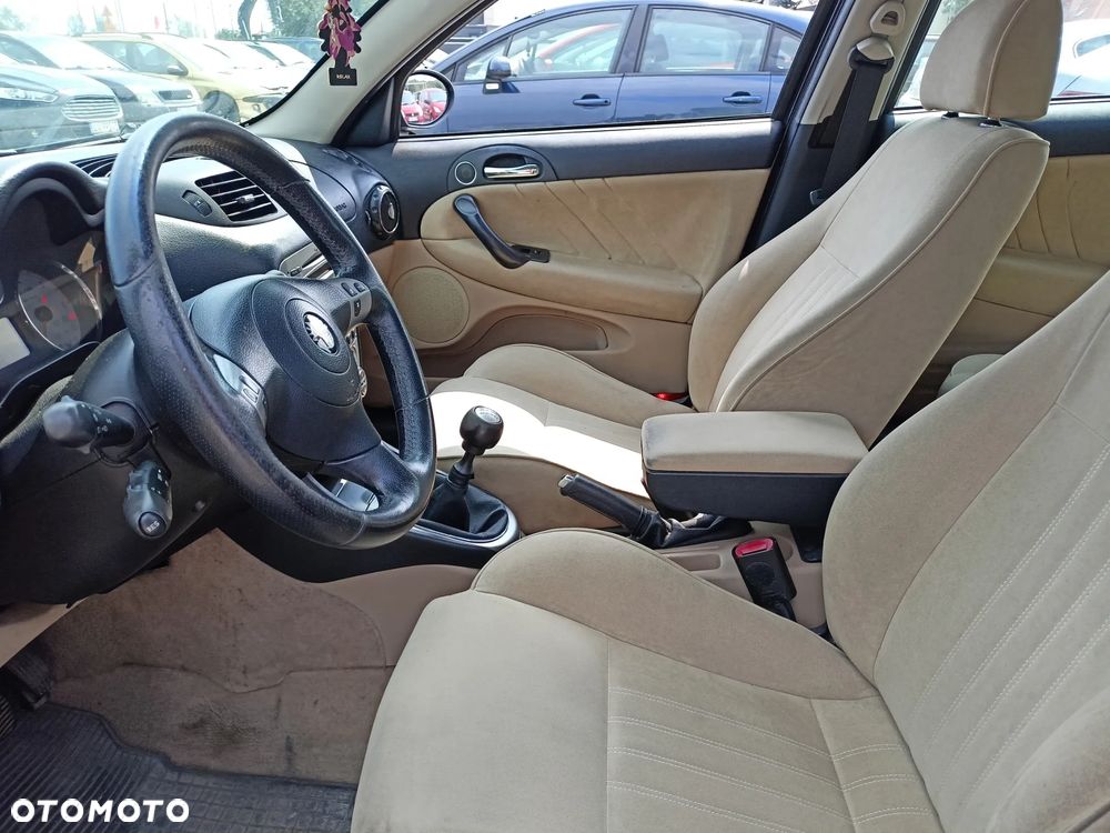 Alfa Romeo 147 - 8
