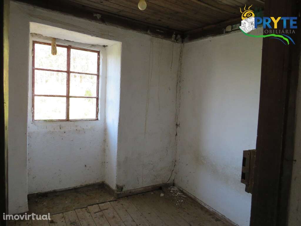 Pequena quinta com moradia a necessitar de obras - Grande imagem: 2/60