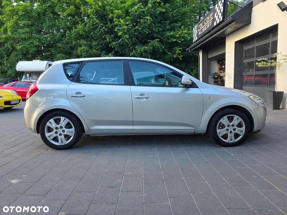 Kia Ceed - 6